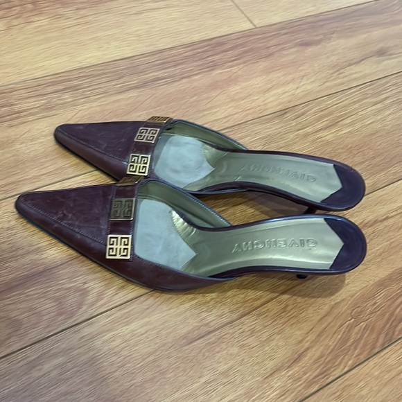 Authentic Givenchy kitten heels - Picture 4 of 4